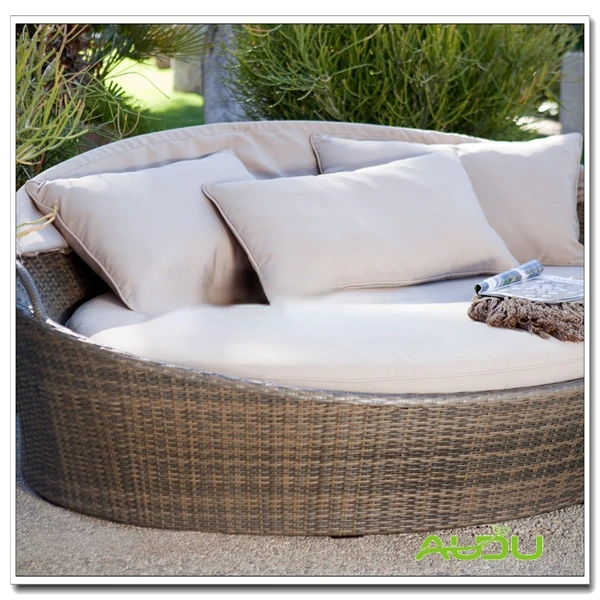 Mix Color Rattan Lightweight Folding Beach Bed