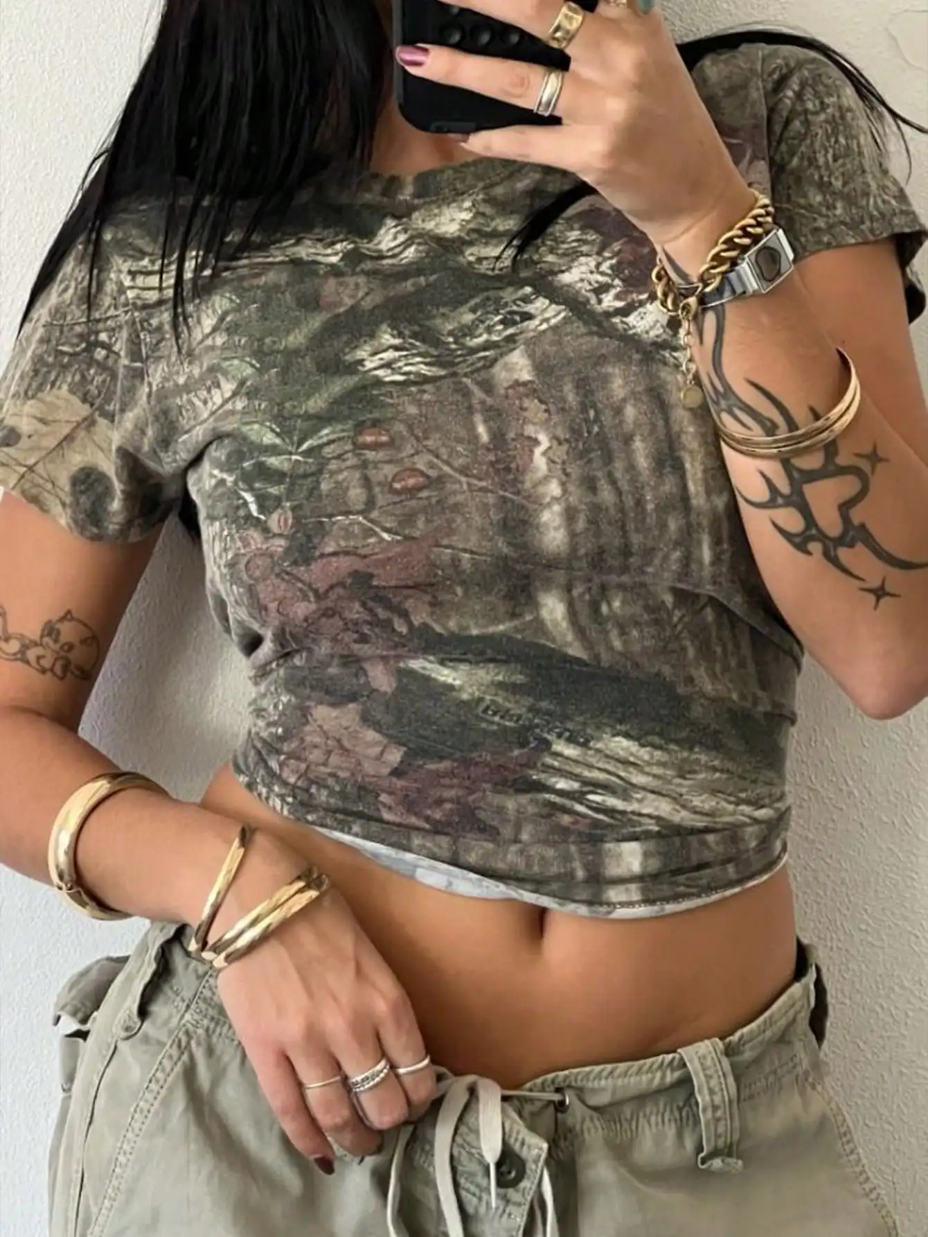 

Женская укороченная футболка с камуфляжным принтом, облегающая, для повседневной уличной одежды