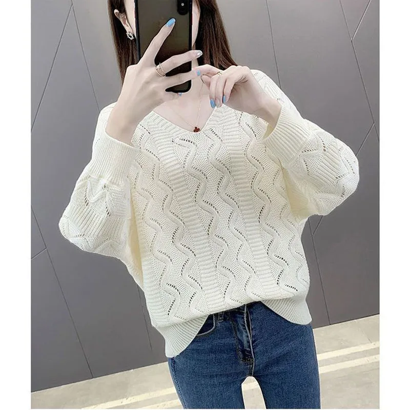 2023 New Fashion Simple Solid V-Neck Hollow Out Knitwear Temperament Commuter Loose Batshirt Casual Women's Sweater