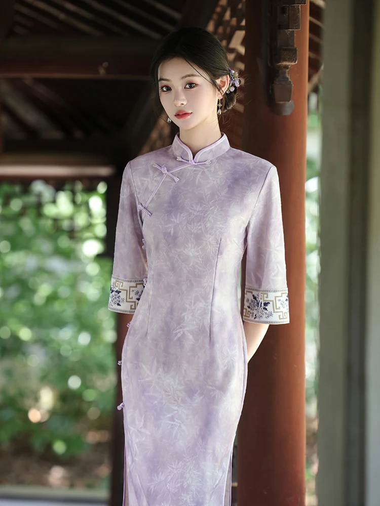 

Элегантное длинное ципао для молодых девушек: красивое, стройнящее, классическое китайское платье для повседневной носки, удобное, из смесового полиэстера