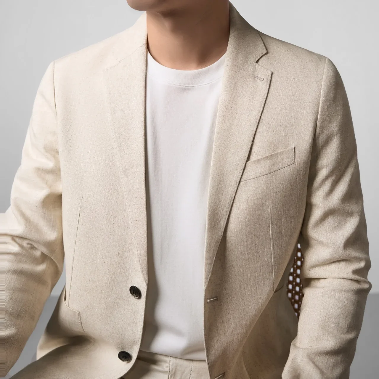 Herren Leinen Blazer Leichte Sommerjacke Unstrukturiert Smart Casual Atmungsaktiv Kühlend Lyocell Resort Stil Stiller Luxus Eleganter Mantel Sonnenschutz Urlaub Strand Viskose Mischung Oberbekleidung Büro Reise Freizei – Detail 7