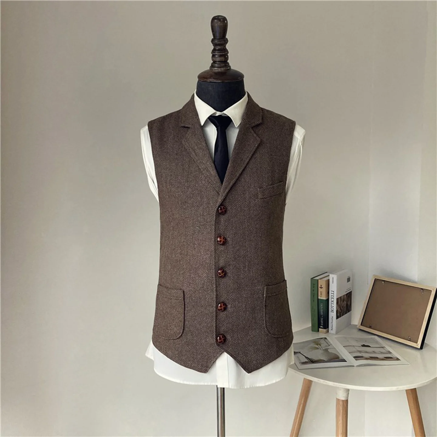 

Herringbone Pattern Men's Vest for Spring and Autumn, Vintage British Style, Slim Fit Wool Suit Vest, Woolen Waistcoat, Plus Size Trendy