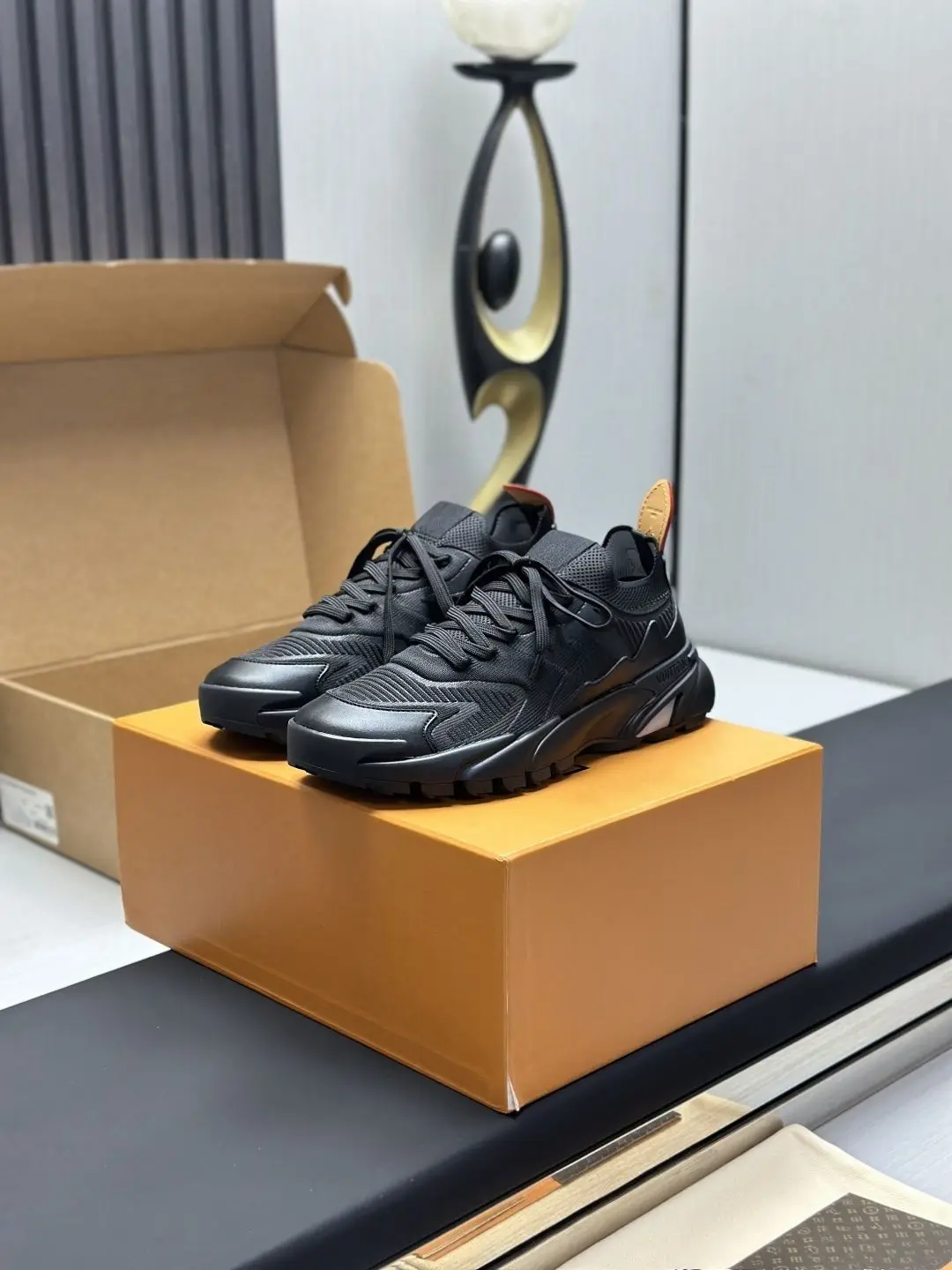 Unisex All Black Chunky Sneakers Breathable Mesh Leather Splicing Outdoor Techwear Thick Serrated Sole Lace Up Height Increasing Street Dad Shoes