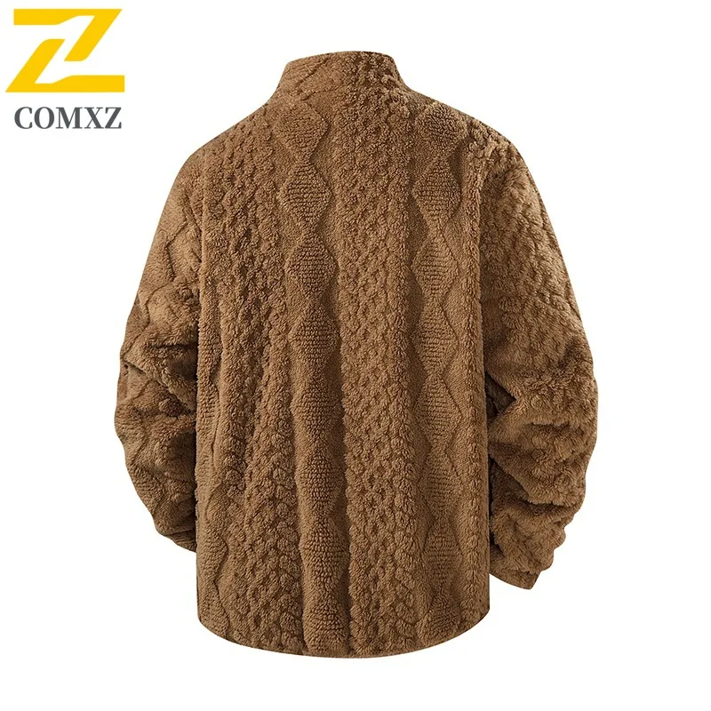 COMXZ الرجال جاكيت من الصوف 2025 السفر مقاومة البرد حجم كبير ارتداء اليومي وسادة مبطنة رحلة التخييم عالية الجودة الشتاء الحشو