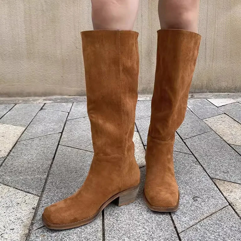 

Новые коричневые рыцарские сапоги в стиле ретро, женские сапоги в стиле вестерн на высоком каблуке, замшевые сапоги до колена без шнуровки, женские длинные ковбойские сапоги-трубы