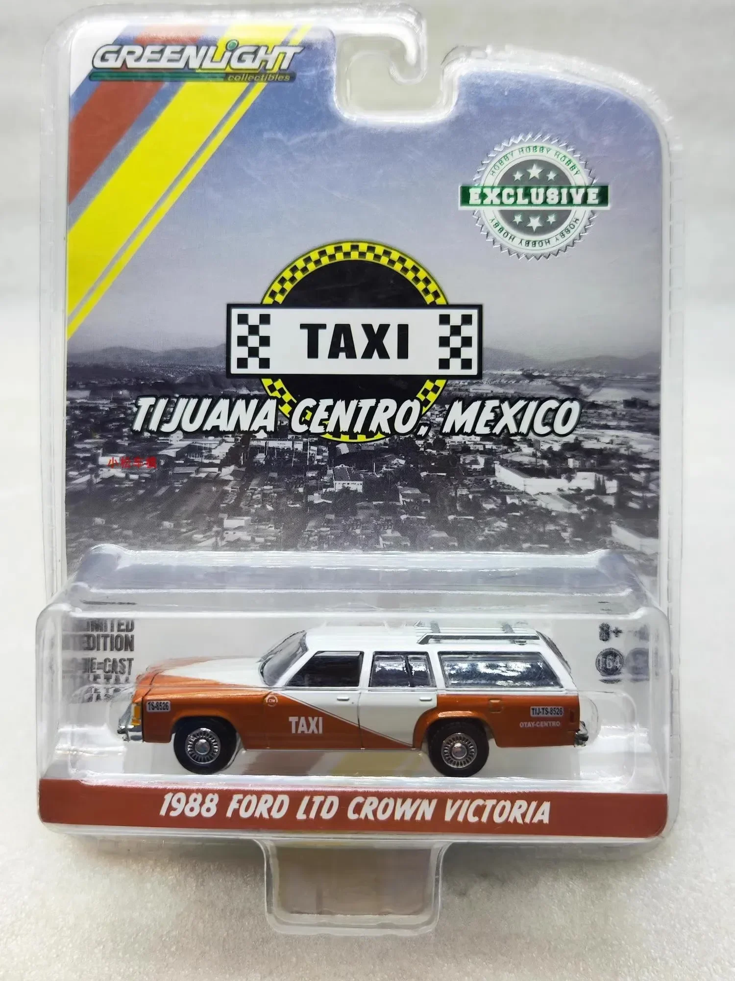 

1:64 1988 Ford LTO Crowna Victoria Taxi Diecast Metal Alloy Model Car Toys For Gift Collection