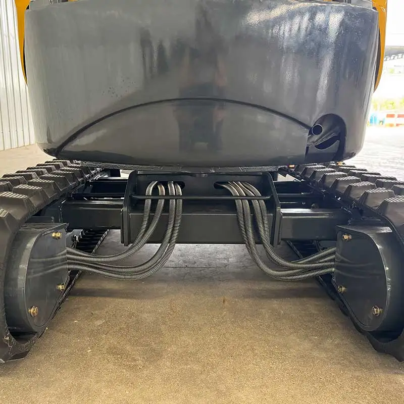 حفارة زاحفة: مسارات مطاطية - قبضة قوية للتضاريس الخشنة للحدائق والأعمال المزرعة