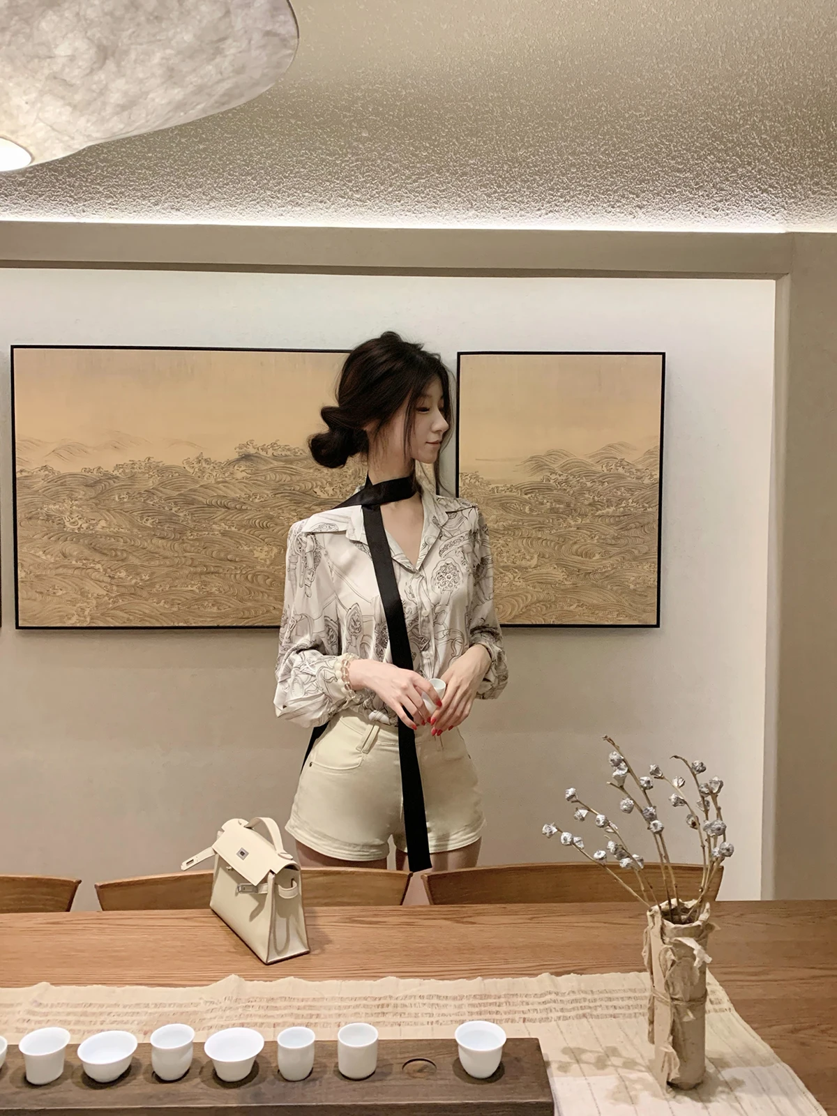 

Горячая новинка: очень острый галстук-платок с принтом, высококачественный, в стиле Old Money, прямого кроя, с длинными рукавами и воротником.