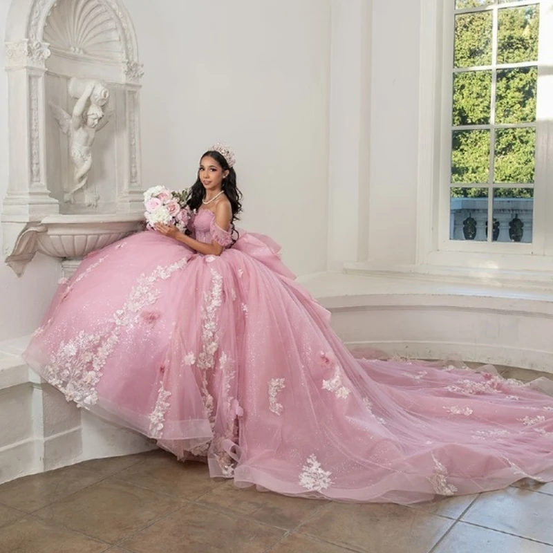 

Розовое блестящее бальное платье Сладкие 16-летние платья Quinceanera Вечернее платье принцессы с открытыми плечами и аппликациями Wer Beads Tull Bow Vestidos