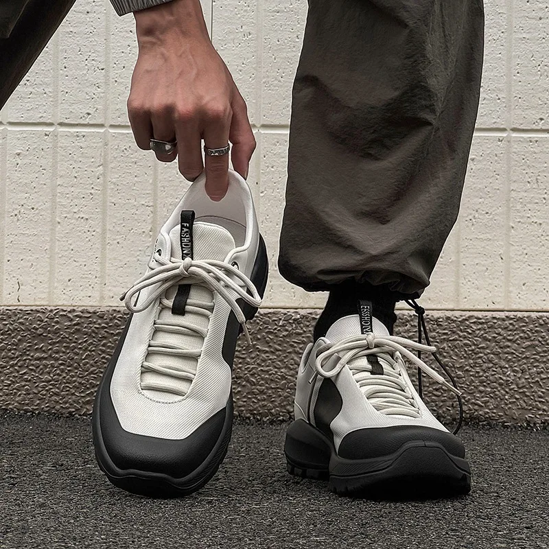 

Spring Autumn Breathable New Casual Sneakers Soft soled Lightweight Mesh Comfortable Anti slip Hiking Shoes for Men