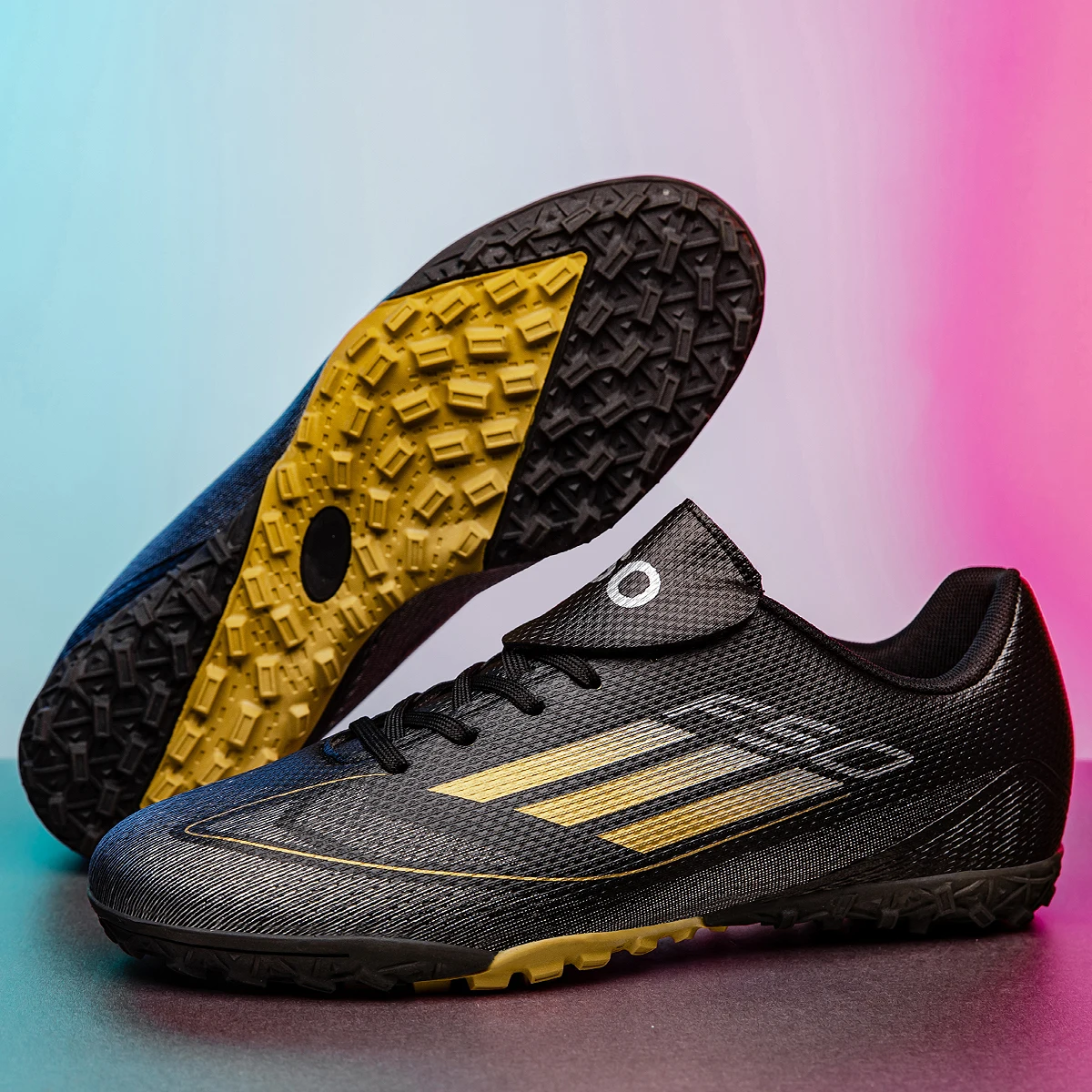 

TF/FG Men Soccer Shoes Original Society Non Slip Professional Football Field Boots Resistant Training Ultralight Football Shoes
