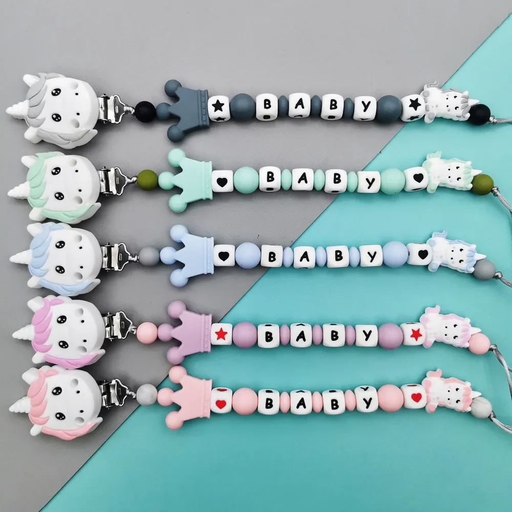 Personalizzato inglese russo Silicone lettera nome bambino unicorno Silicone ciondolo ciuccio clip catene massaggiagengive bambino Kawaii giocattolo regali