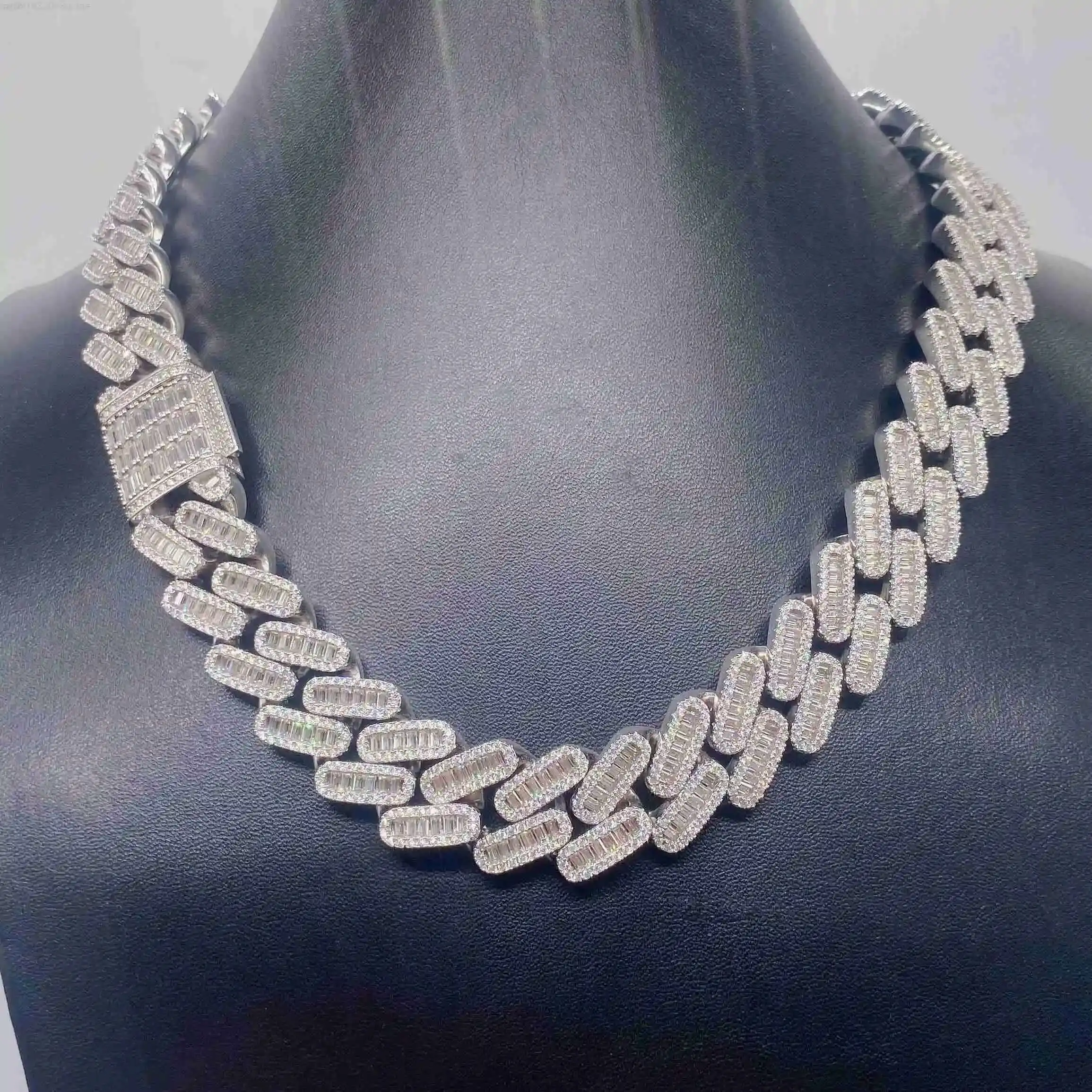 

Custom Bling Baguette Moissanite Diamond 925 Sterling Silver Miami Cuban Link Necklace Hip Hop Chain Necklace