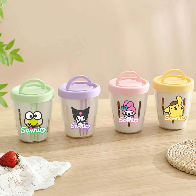 

Sanrio Hello Kitty Fruit Salad Cup Kawaii Kuromi Melody Cinnamoroll Breakfast Drain Salad Cup Picnic Double-Deck Cup with Fork