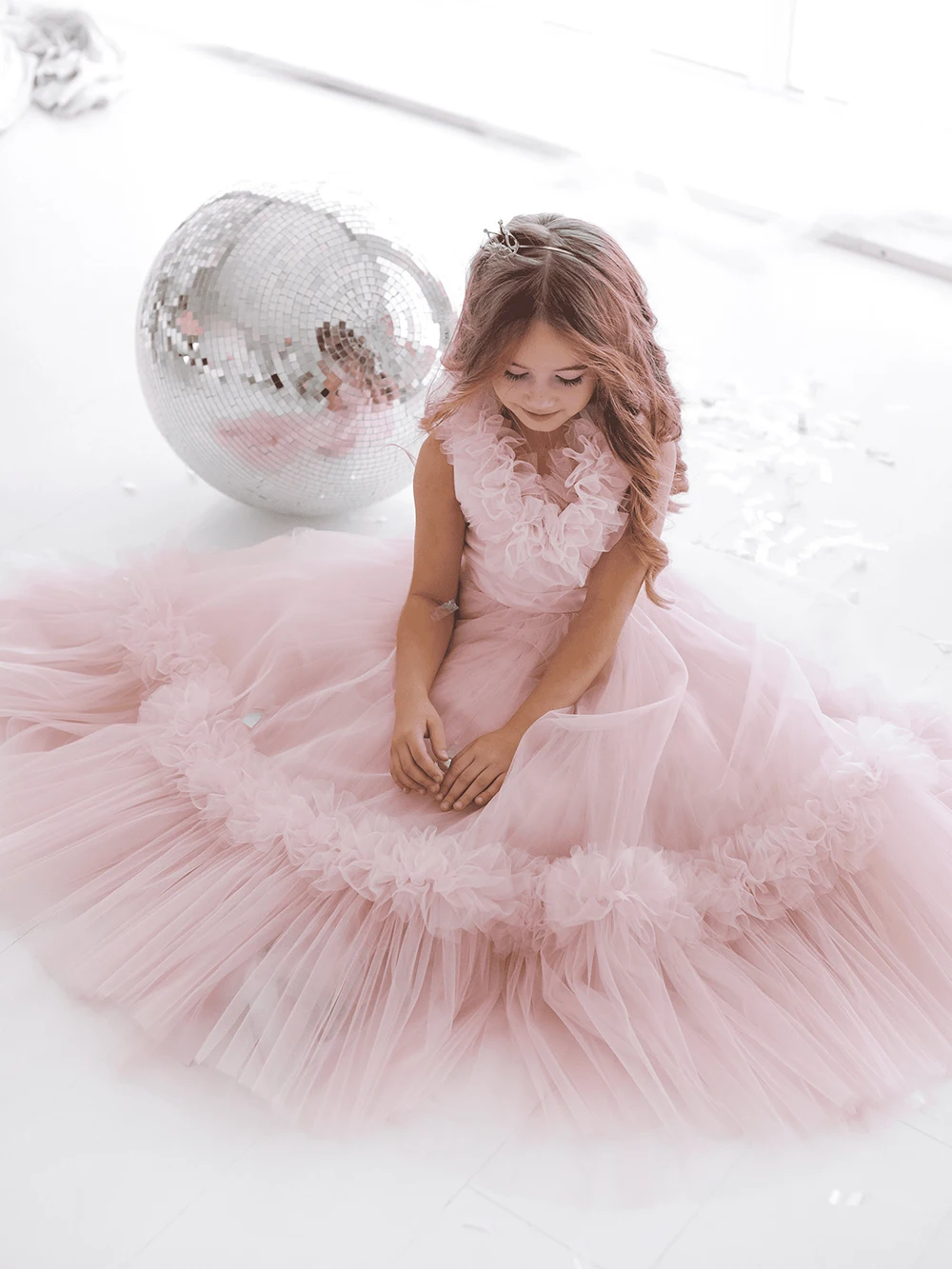 Vestido de niña hinchada, vestido de bebé rosa con tren, vestido de niña de flores con lazo, bonito vestido de cumpleaños para niño, primera comunión