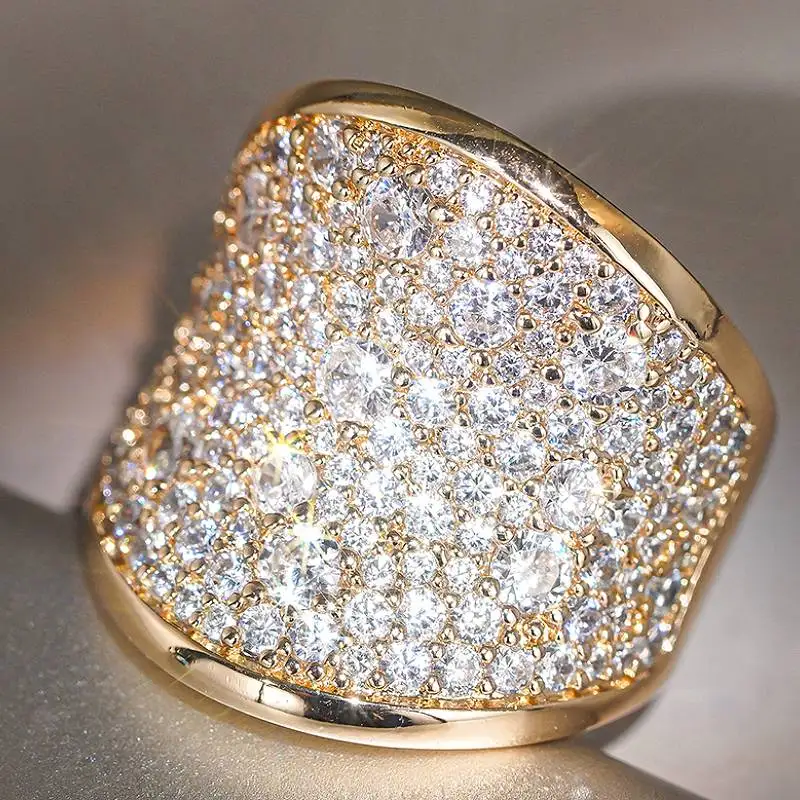 Huitan Luxus-Damenring mit Kurvendesign, Charmantes Party-Accessoire in Goldfarbe, Modischer Schmuck mit Funkelnden Zirkonia, Edles Hochzeitsschmuckstück