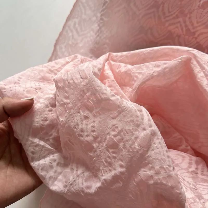 100% Cotton Salt Shrinkage Fresh Light Pink Peacock Feather Crepe Fine Thin Fabric for Summer Fashion Apparel Shirt Dress Craft