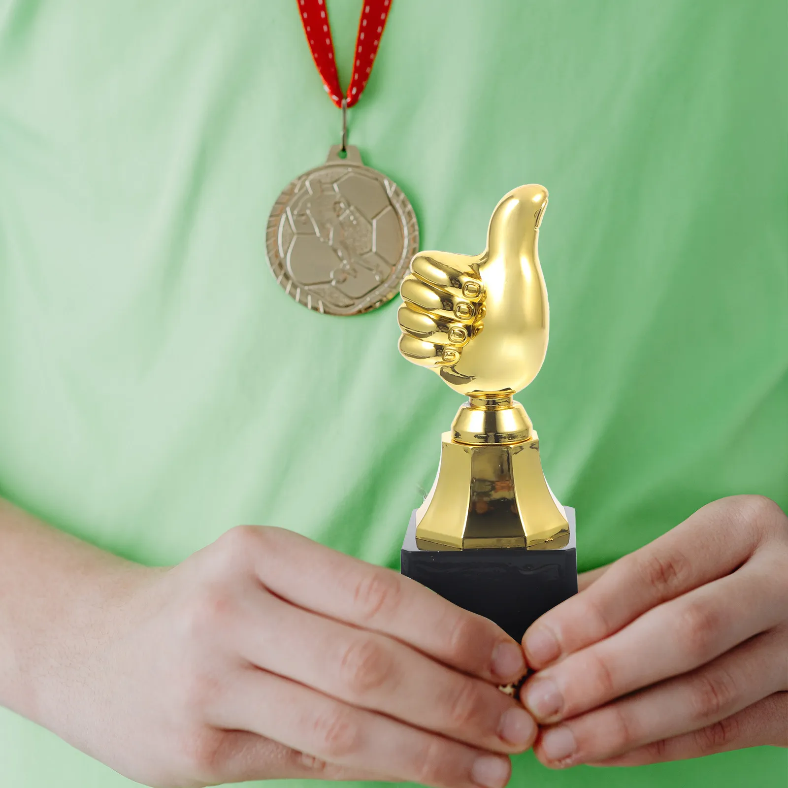 1Pcs Thumb Trophy Plastic Children Award Prize Black Base Kids Reward Creative Competition Souvenir Desktop Decor