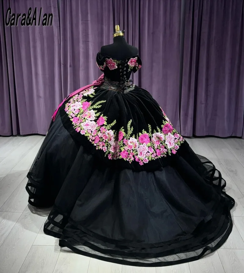 Charro Black Quincenara Dresses Applique Velvet Vestidos De Quinceañera 2024 Sweet 16 Prom Gowns Pageant Dress