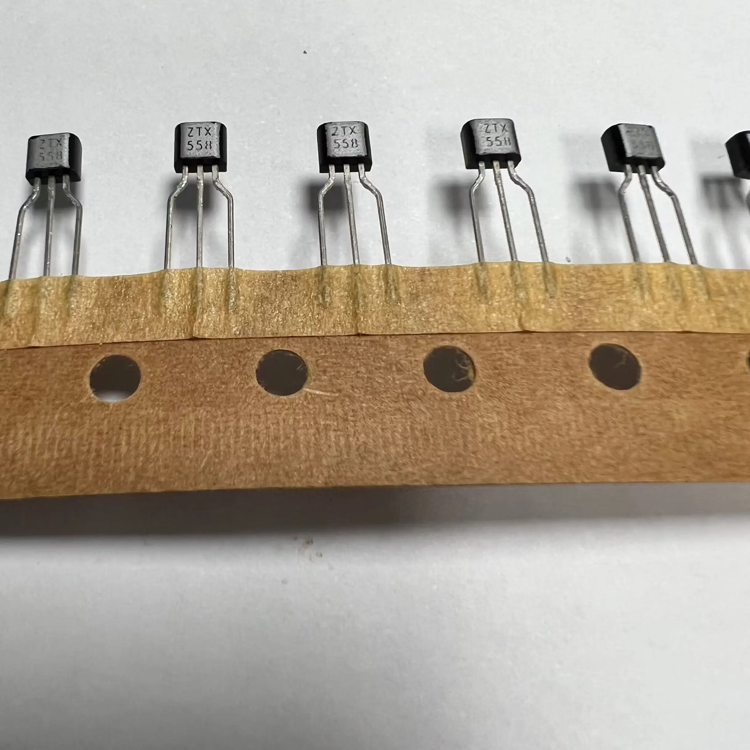 10PCS/LOT electronic components TO-92 ZTX458 ZTX558 ZTX658 ZTX758 ZTX751 ZTX651 2SK68A ZTX551 ZTX451 ZTX851 ZTX951