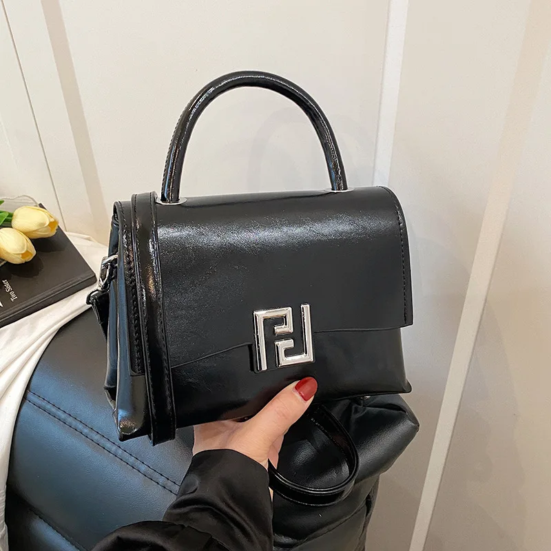 

A Hot-selling Classic Solid-color Women's Shoulder Bag, High-quality Leather, Selected By Parisian Designers, Women's Bags