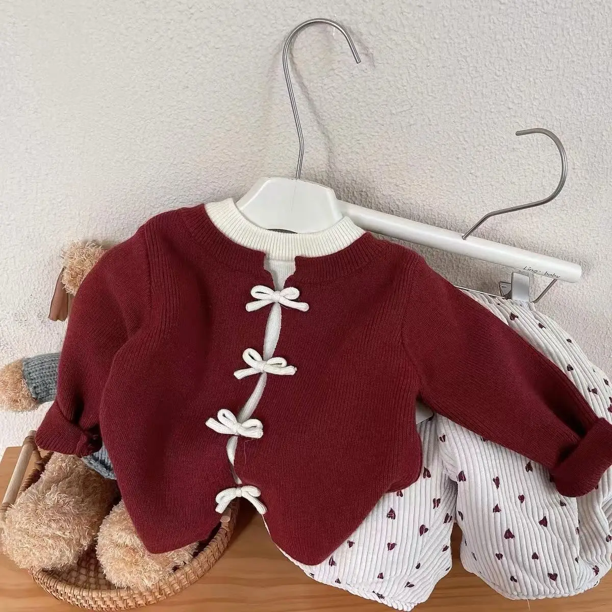 Suéter cárdigan para niña, otoño e invierno, nuevo suéter con lazo rojo, chaqueta para niño, suéter de punto elegante para bebé engrosado