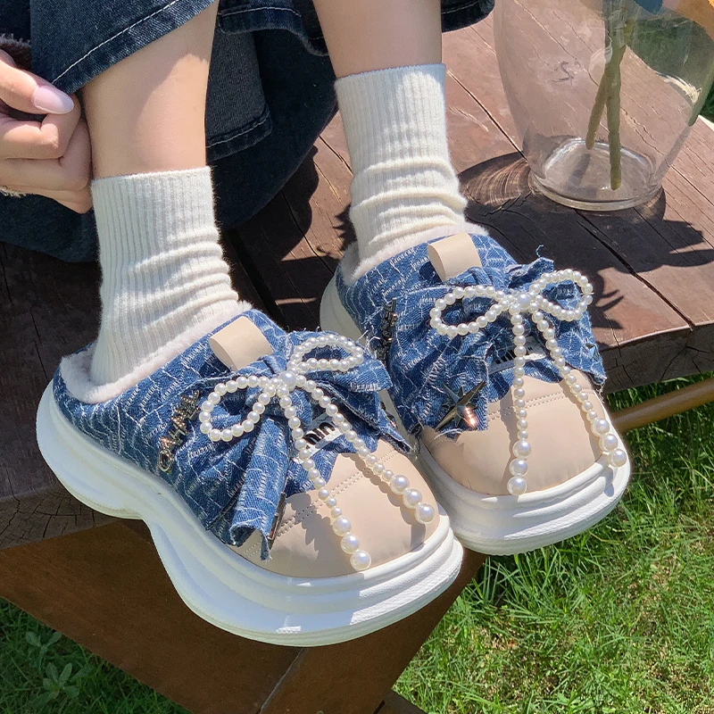 2025년 신상 여성 데님 슬리퍼 플랫폼 두꺼운 밑창 진주 리본 따뜻한 플리스 안감 하프 슬라이드 캐주얼 신발