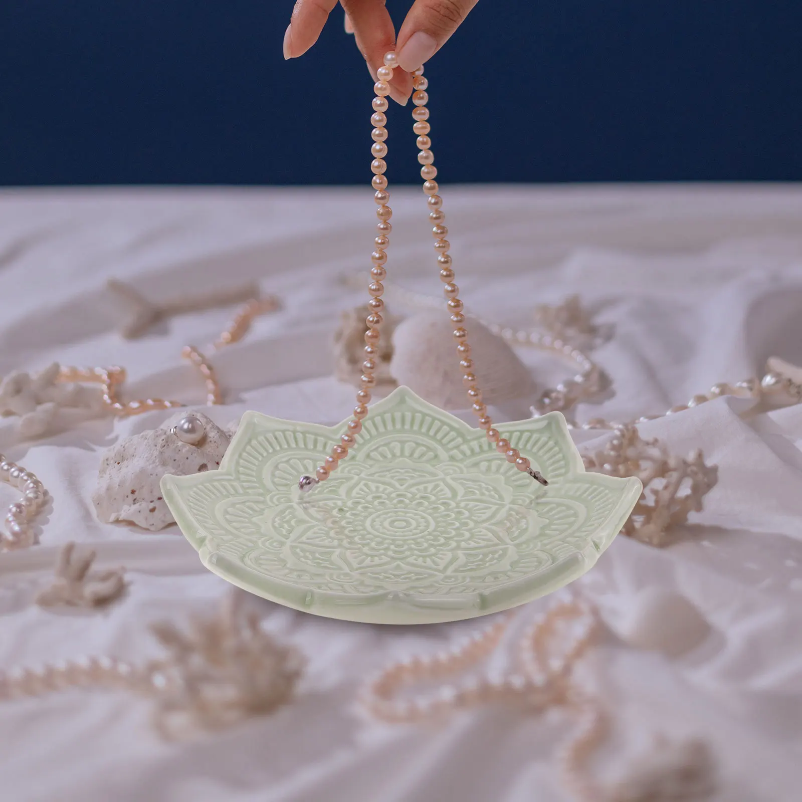 

Керамический поднос для ювелирных изделий, элегантный дизайн, держатель для ювелирных изделий, маленькое кольцо, тарелка для хранения безделушек, тарелка для декора стола, комода