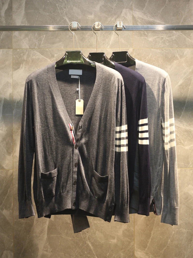 

Элитный вязаный кардиган из чистой шерсти, классический узор с четырьмя полосами, модный теплый свитер с длинными рукавами и V-образным вырезом для весны и осени