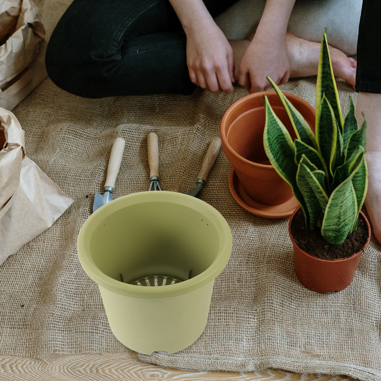 

Large Round Plastic Orchid Pot Sturdy Plant Nursery Pot with Drainage Holes for Indoor Outdoor Decorative Planting