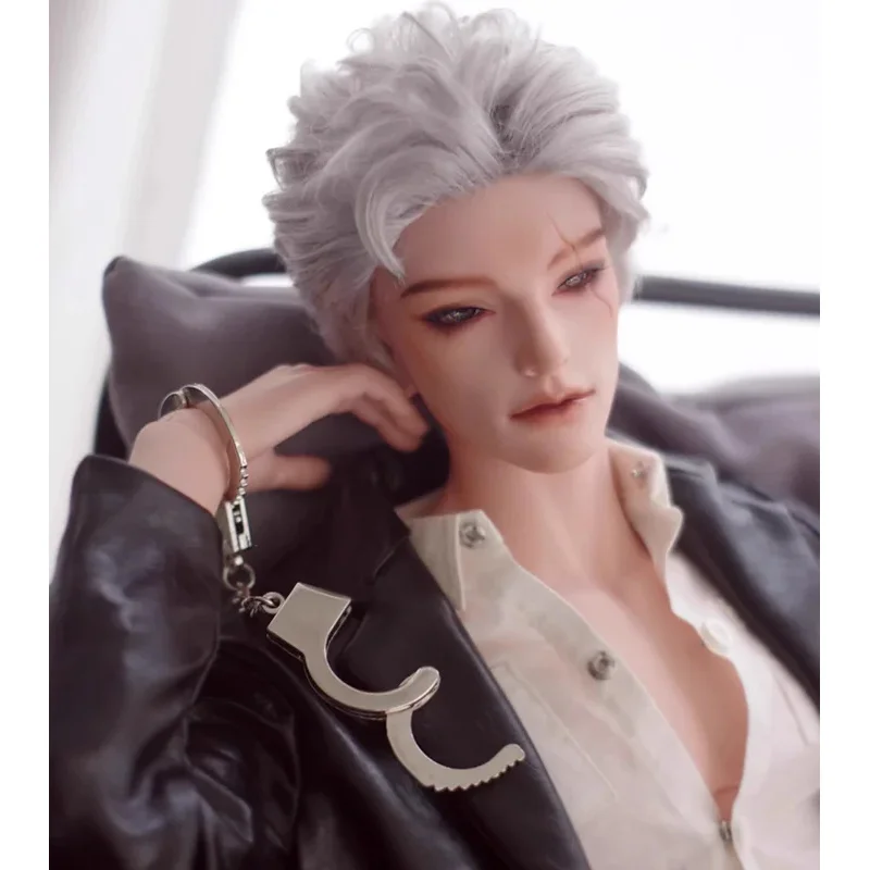 

Парик для куклы BJD подходит для кукол размера 1/4 и 1/3, из искусственного мохера, слегка вьющиеся короткие волосы с заческой сзади.