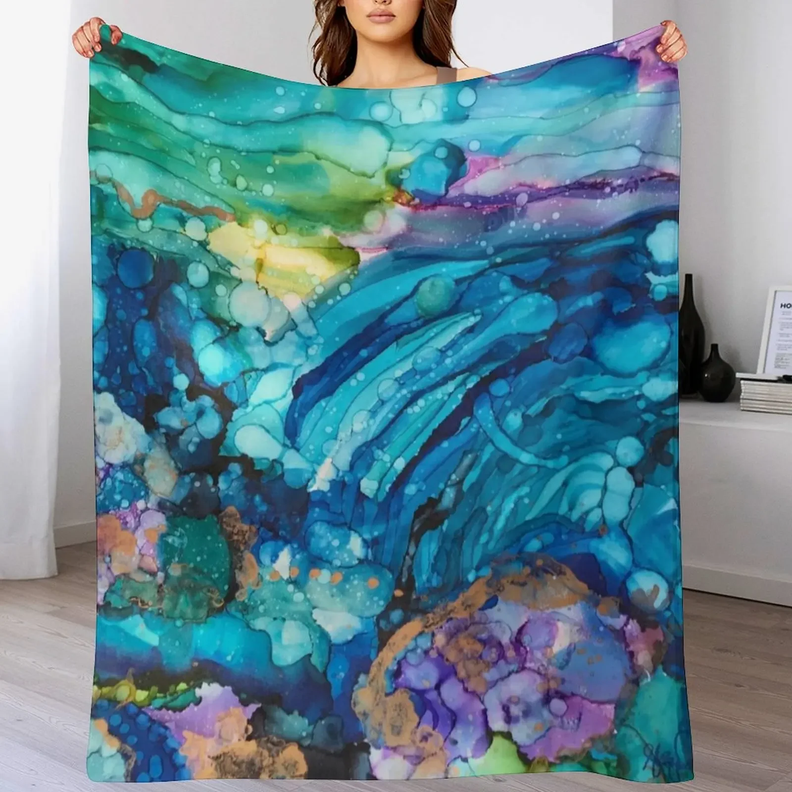 

New Rush of the Waters Throw Blanket Durable Warm Blanket for Daily Home Use