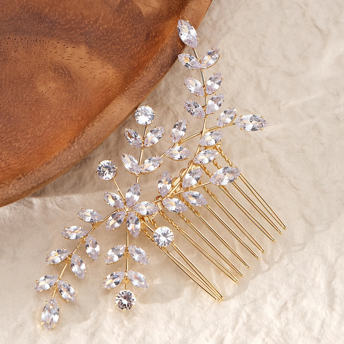 New Sparkling Zirconia Crystal Hair Comb For Women Alloy Flower Hairpin Headpiece Hair Accessories  Classic Hair Clips As Gifts