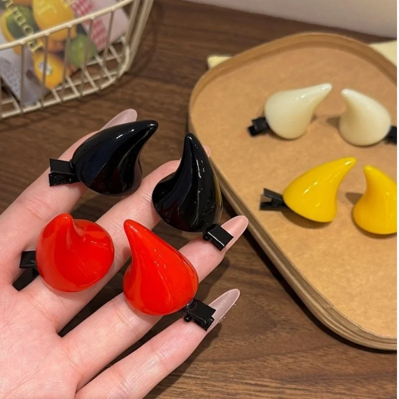 Kleine Dämonen-Cosplay-Haarspangen Ochsenhorn-Haarnadeln Niedliche Gothic-Haarspangen 2 Stück Kostümparty Damen Halloween Styling Haaraccessoires – Detail 5