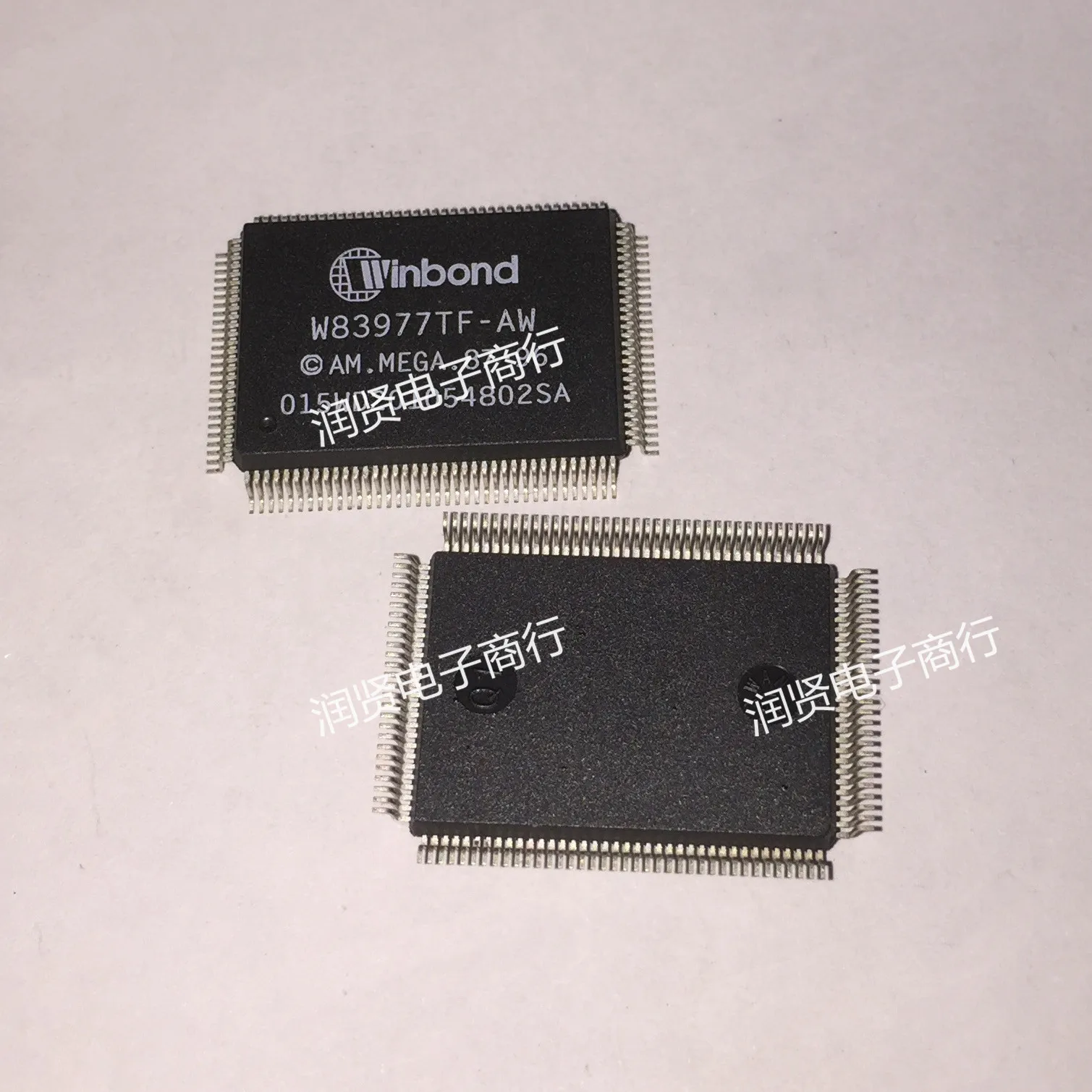 

1PCS W83977TF-AW W83977TF QFP Brand new original IC chip