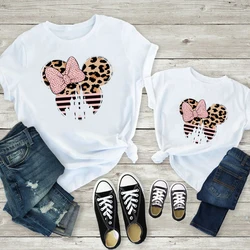 Conjuntos a juego para madre e hija, ropa de manga corta blanca con estampado de leopardo, Minnie Mouse, Kawai, Disney