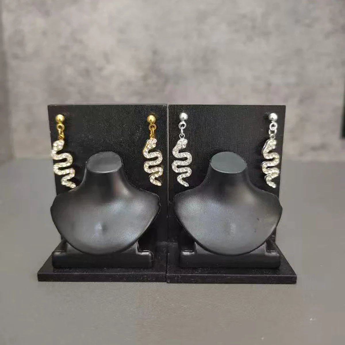 

Exquisite Snake Shape Design Doll Jewellery Accessories Temperament Luxury Diamond Snake Earrings For 30cm Supermodel Doll