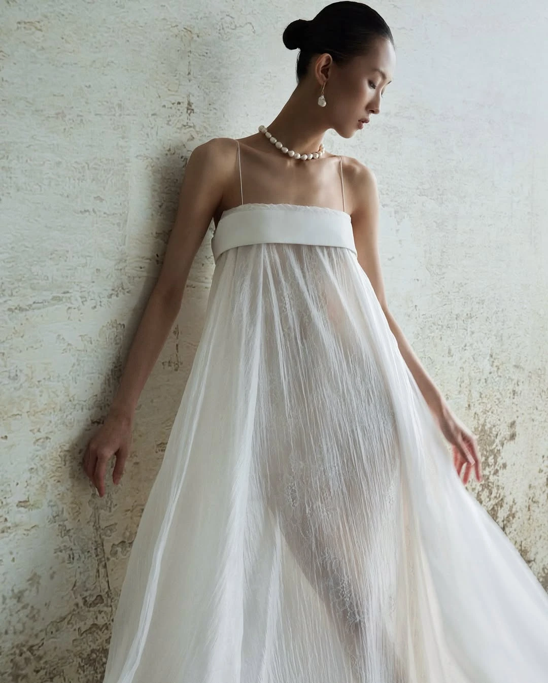 Elegant Women's White Chiffon Maxi Dress with Thin Straps Wedding Party Evening Wear Long Flowy Skirt Sheer Ladies Summer Dress