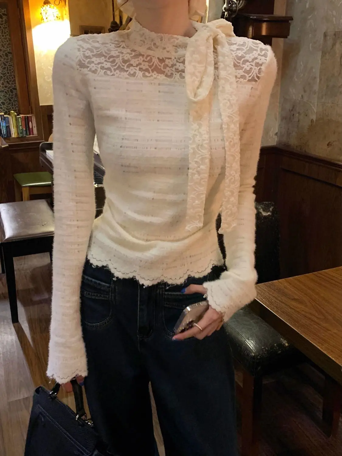 

Bow Lace Patchwork High Neck Design with Straps for Women's Autumn Niche Slim Fit Long Sleeved Base T-shirt Top