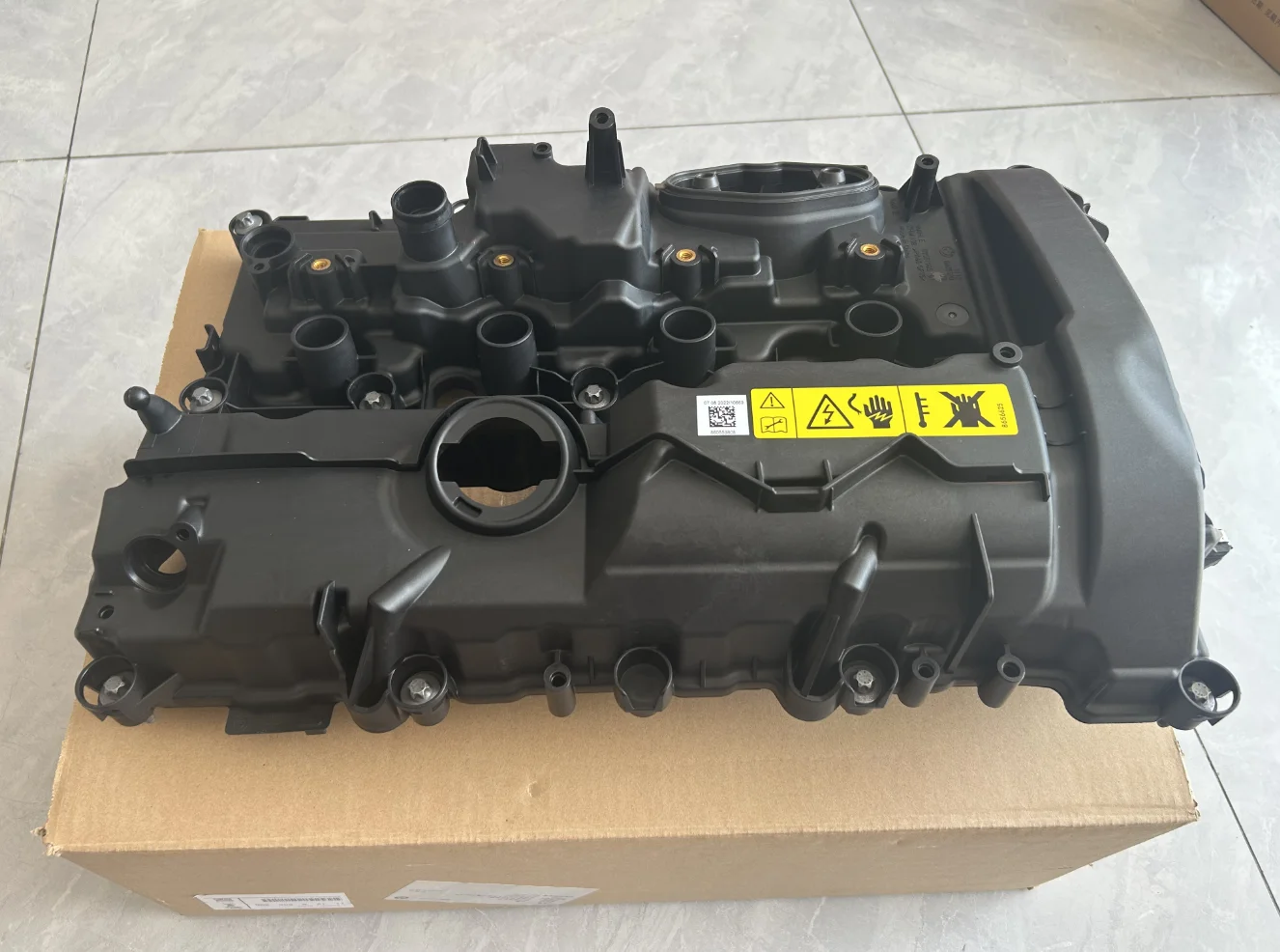 

Оригинальная заводская новая крышка клапана головки блока цилиндров 11128605598 для BMW 120i 218i 220i 525Li 530Li X1 X3 F52 F45 G38 F49 G08