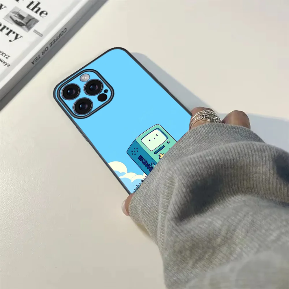حافظة هاتف كارتون A-Adventures Time BMO لهاتف آيفون 16 15 14 13 12 11 PRO MAX PLUS حافظة صغيرة من مادة البولي يوريثان الناعمة والصديقة للبشرة