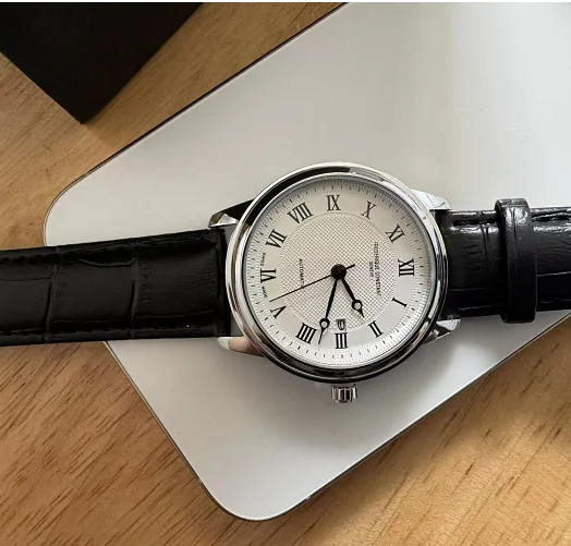 Мужской полнофункциональный кожаный ремень с двумя глазами и пятью иглами, популярный кварцевый хронограф.