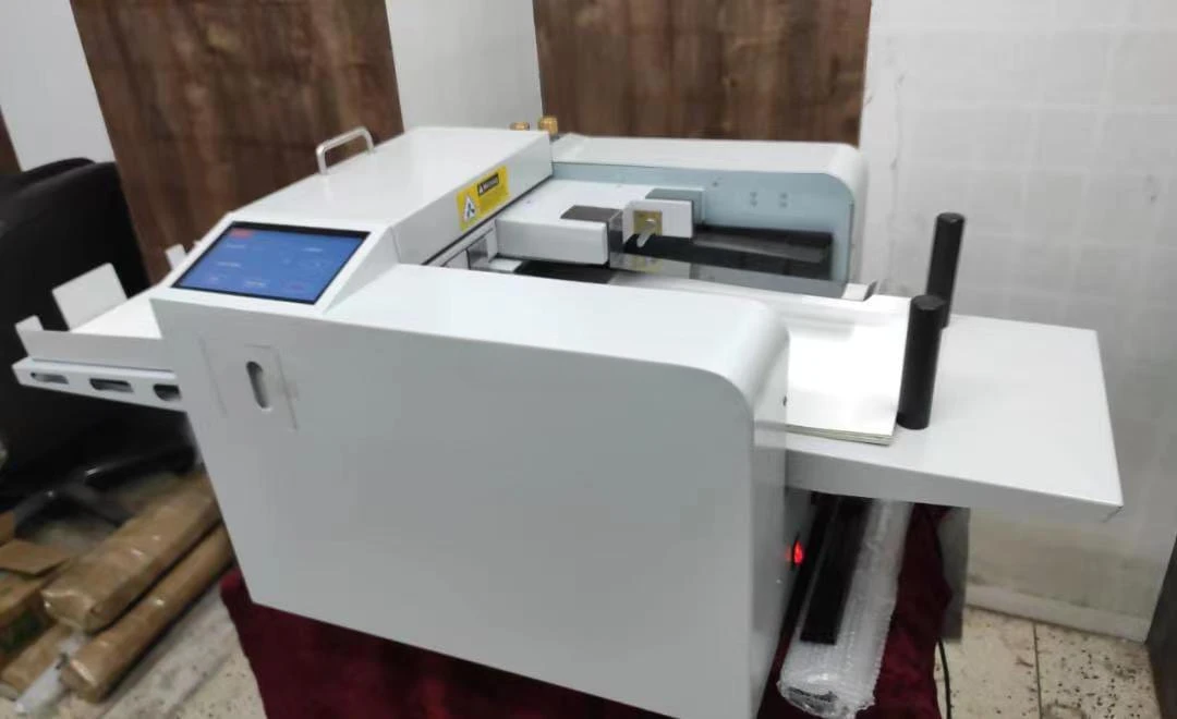 Máquina automática para doblar y perforar papel directa de fábrica con certificado CE