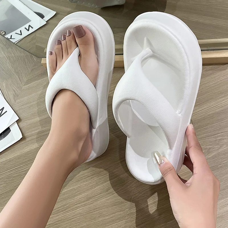 New women's fashion casual flip-flops lightweight comfortable women's slippers outdoor sports non-slip women's slippers