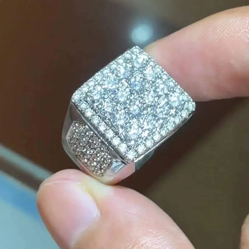 Huitan Fashion Temperament Finger Ring for Women Gorgeous Wedding Band with Brilliant Cubic Zirconia Luxury Party Accessories