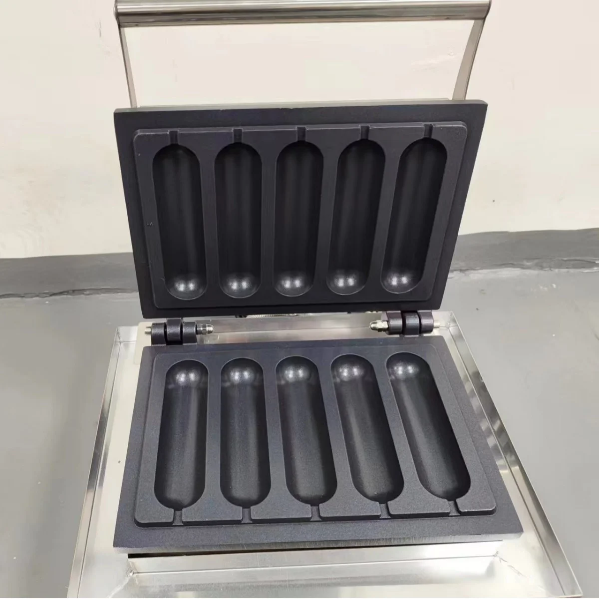 Xeoleo Hot Dog Waffle Maker Macchina Hot Dog Macchina Salsiccia Macchina Elettrica 5 Pezzi Non Bastone Francese Muffin Hot Dog Lolly stick Maker