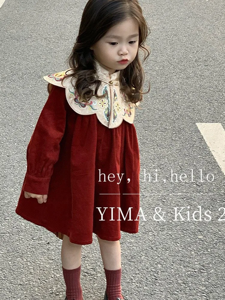 

01-Girls Winter Embroidered Cloud Shoulder Dress Children Red Skirt New Chinese Style New Year Dress Princess Dress National Tre