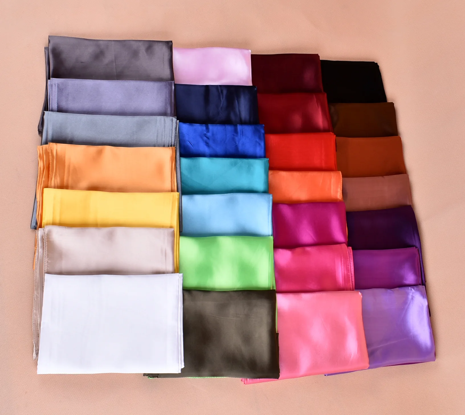 Sciarpa da donna in seta 2022 nuovo di zecca morbido e leggero Bandana foulard eleganti accessori in Chiffon fascia solida moda