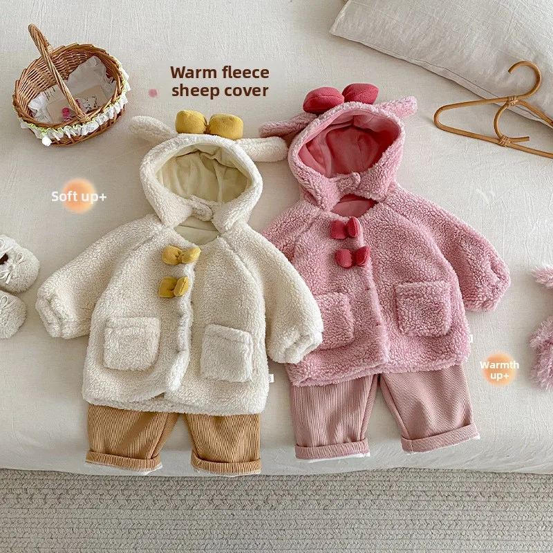 

Шуба для девочек, новинка 2025 года, зимняя детская толстая верхняя одежда из овечьей шерсти с капюшоном, корейская версия, зимняя одежда для малышей