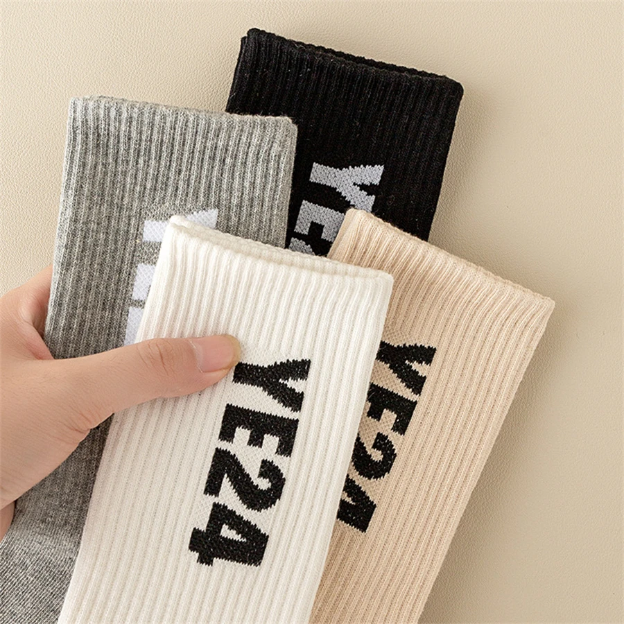 3 Pairs/Box Women\'s Socks YE24 Hip Hop Match Basketball Fuzzy Letter Printing, Flame Splicing Socks Women Fashion Socks